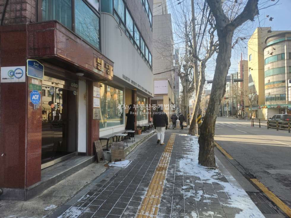 서울 마포구 서교동 홍대입구역 역세권, 4차선 대로변 코너 위치 가시성 우수한 건물 매매 매물번호 12487 사진 4