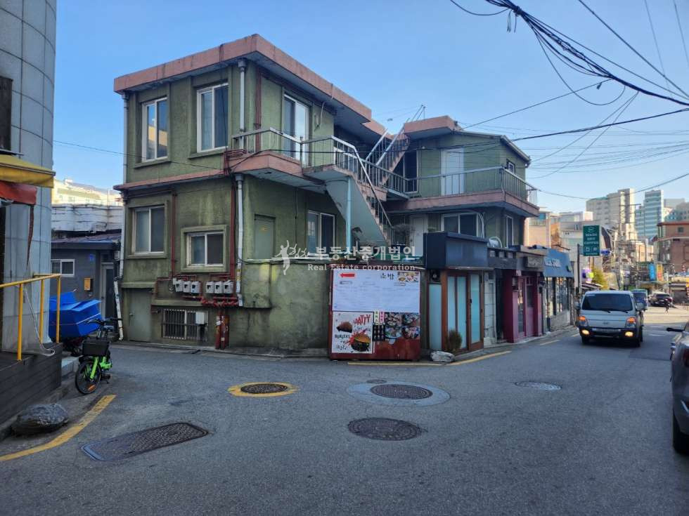서울 마포구 동교동 홍대입구역 트리플역세권, 경의선 숲길 인근 가시성 좋은 코너 빌딩 매매 매물번호 12366 사진 2