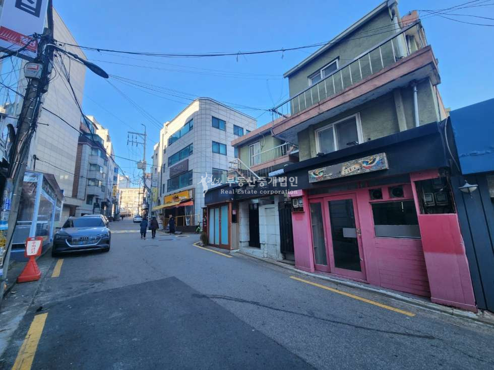 서울 마포구 동교동 홍대입구역 트리플역세권, 경의선 숲길 인근 가시성 좋은 코너 빌딩 매매 매물번호 12366 사진 4