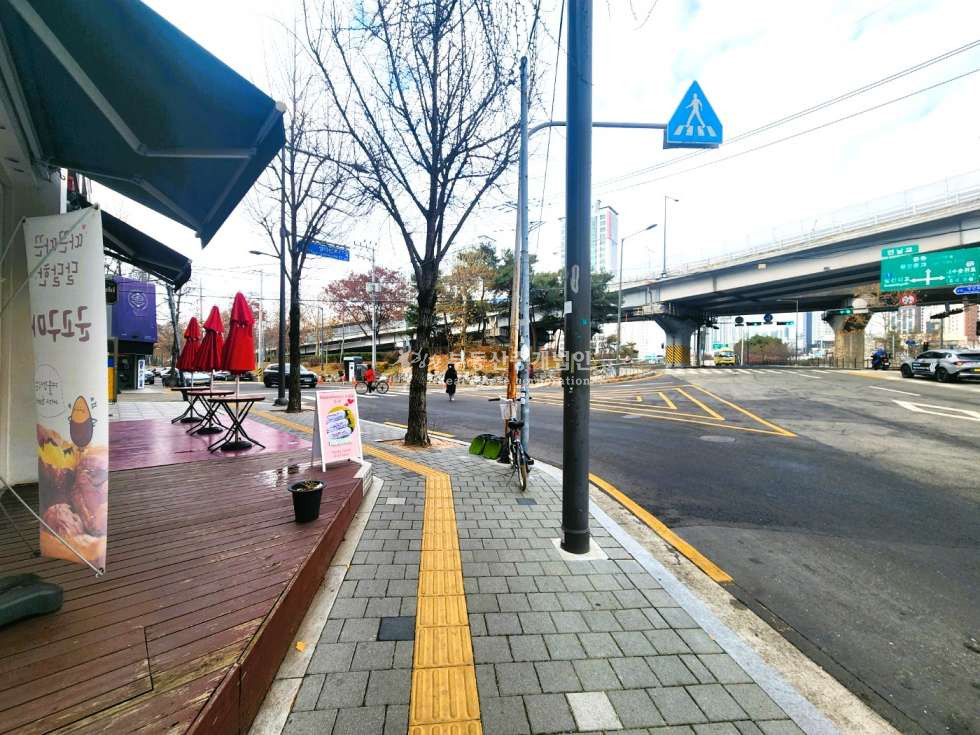 서울 마포구 연남동 연남교 교차로 앞 대로변 사거리 코너 중형빌딩 매매 매물번호 12342 사진 4