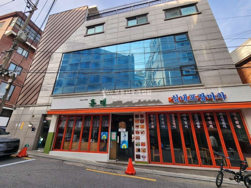 서울 마포구 서교동 홍대땡땡거리 인근 대로변에서 보이는 가시성 우수한 건물 / 외국인 관광 숙박업종 가능! 매매 매물번호 12217 사진 1