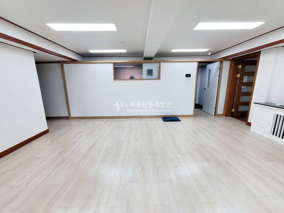서울 마포구 서교동 홍대입구역 도보 3분, 가성비 좋은 주택형 사무실 월세 매물번호 11913 사진 2