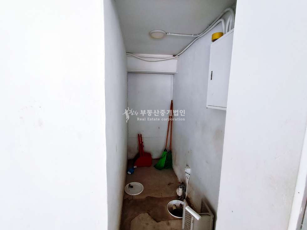 서울 마포구 서교동 서교동 먹자+오피스 상권 유동인구 풍부한 반지층 노출 좋은 상가 추천드립니다. 월세 매물번호 11704 사진 4