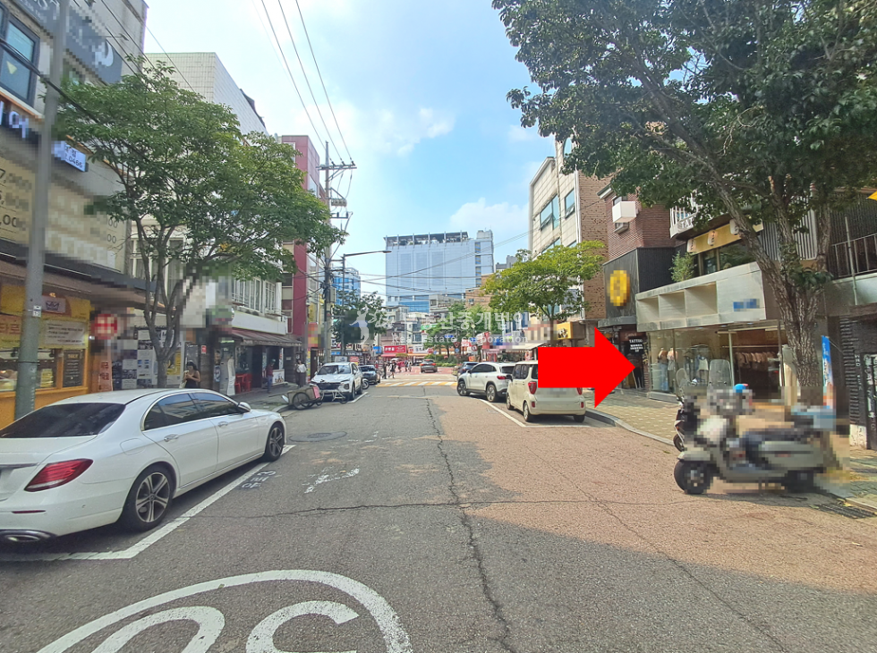 서울 마포구 서교동 홍대입구역 도보1분, 레드로드 인근 커피프린스 라인 1층 상가 추천드립니다. 월세 매물번호 11225 사진 2