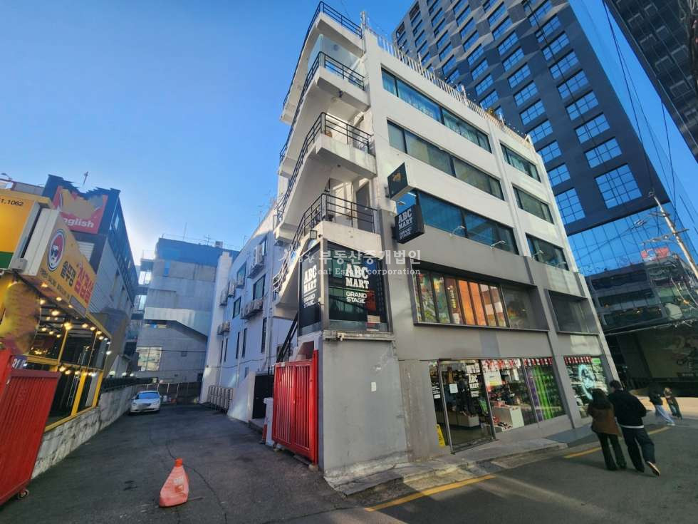 서울 마포구 서교동 유명 브랜드 입점, 홍대 메인입지 라이즈 호텔 인근 코너빌딩 매매 매물번호 10789 사진 4