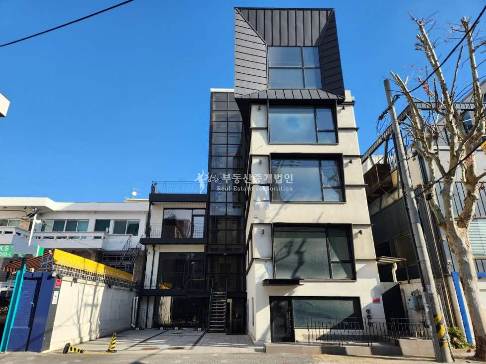 서울 마포구 연남동 유동많은 연남상권 l 냉난방 완비 l 대수선 완료 l 노출좋은 빌딩 매매 매물번호 10724 사진 1