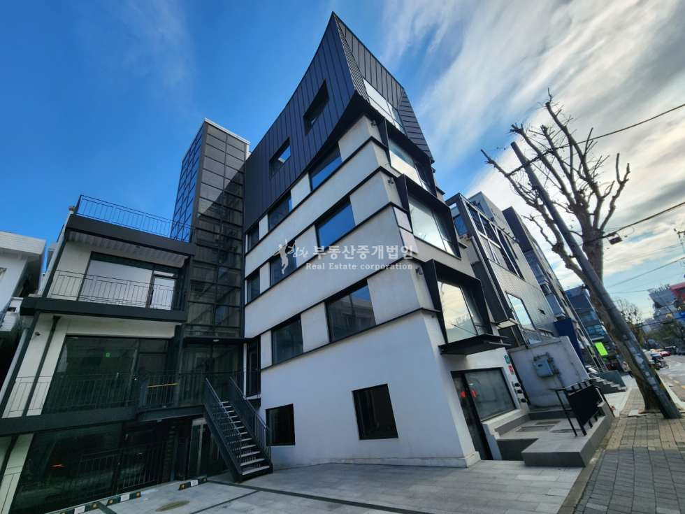 서울 마포구 연남동 유동많은 연남상권 l 냉난방 완비 l 대수선 완료 l 노출좋은 빌딩 매매 매물번호 10724 사진 2