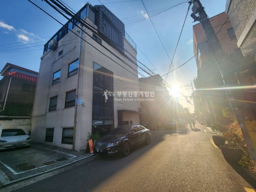 서울 마포구 연남동 홍대입구역역세권 경의선숲길 인근 리모델링완료된 이면정10518 코너빌딩 매매 매물번호 10518 사진 3