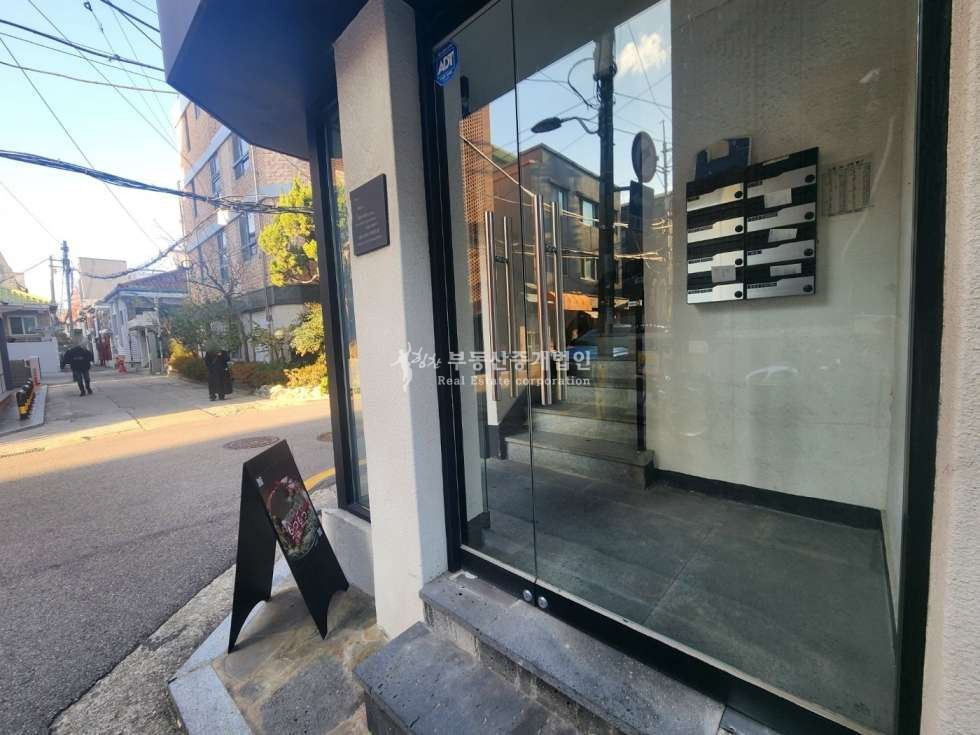 서울 마포구 연남동 홍대입구역역세권 경의선숲길 인근 리모델링완료된 이면정10518 코너빌딩 매매 매물번호 10518 사진 6