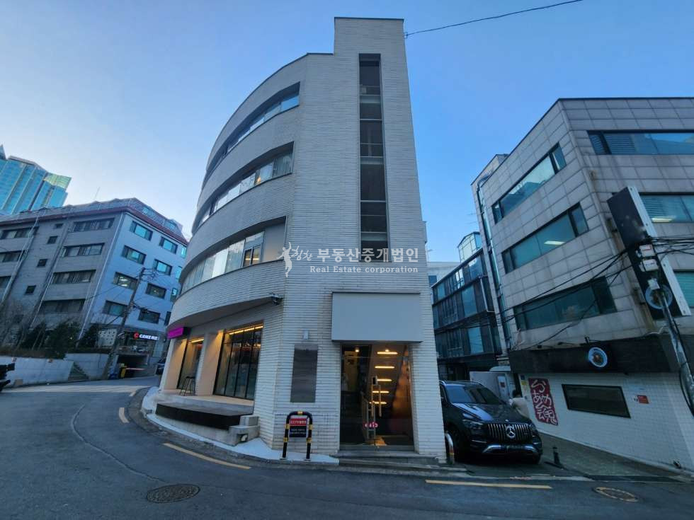 서울 마포구 서교동 합정역 초역세권 2020년 리모델링 내외관 수려한 수익형 빌딩 매매 매물번호 10422 사진 2