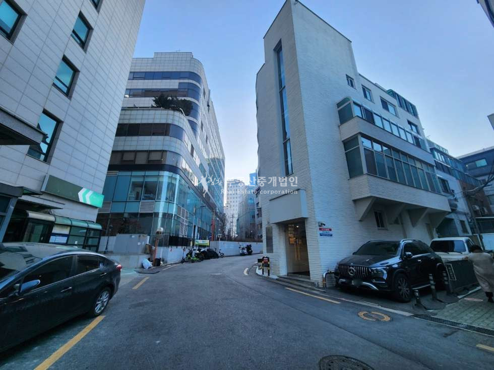 서울 마포구 서교동 합정역 초역세권 2020년 리모델링 내외관 수려한 수익형 빌딩 매매 매물번호 10422 사진 3