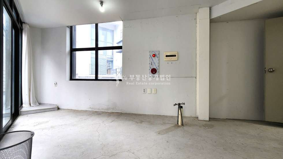 서울 마포구 연남동 무권리 l 연남동 메인길 술상권 l 4층 l 넓은테라스 월세 매물번호 10767 사진 4