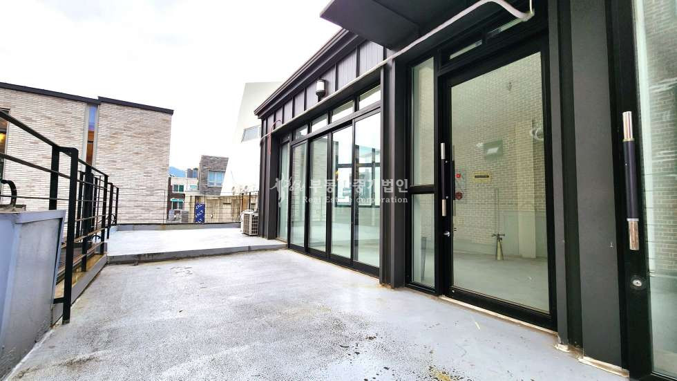 서울 마포구 연남동 무권리 l 연남동 메인길 술상권 l 4층 l 넓은테라스 월세 매물번호 10767 사진 5