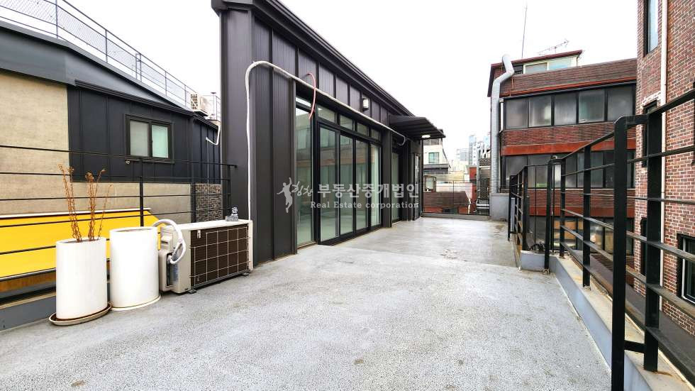 서울 마포구 연남동 무권리 l 연남동 메인길 술상권 l 4층 l 넓은테라스 월세 매물번호 10767 사진 9
