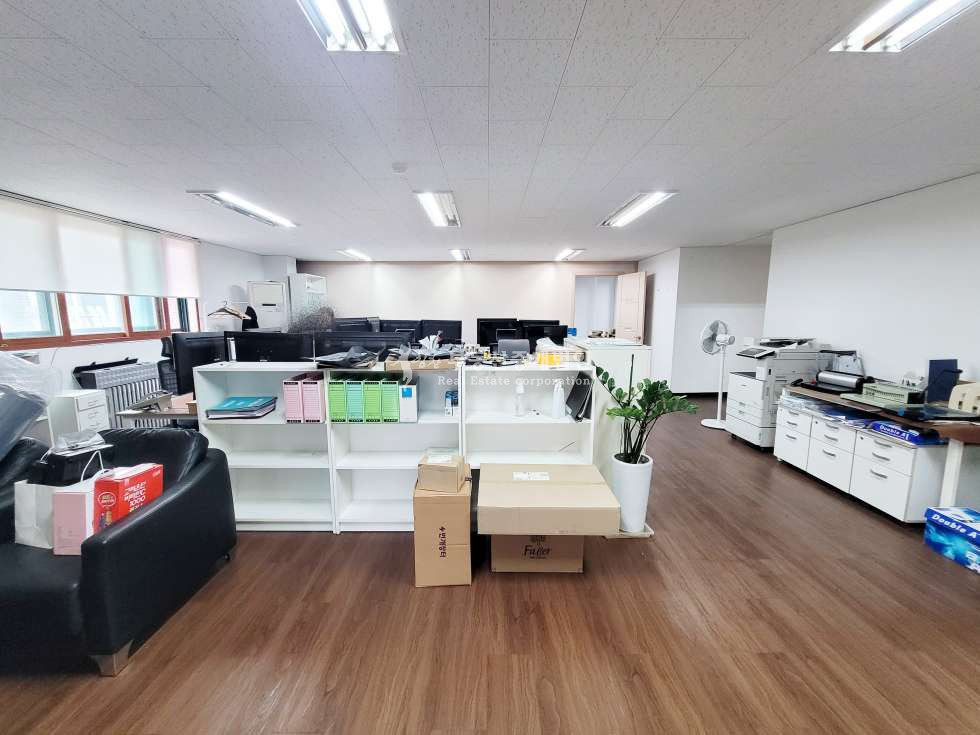 서울 마포구 서교동 홍대입구역 도보 6분, 공간분리 잘 된 가성비 좋은 사무실 월세 매물번호 11912 사진 2