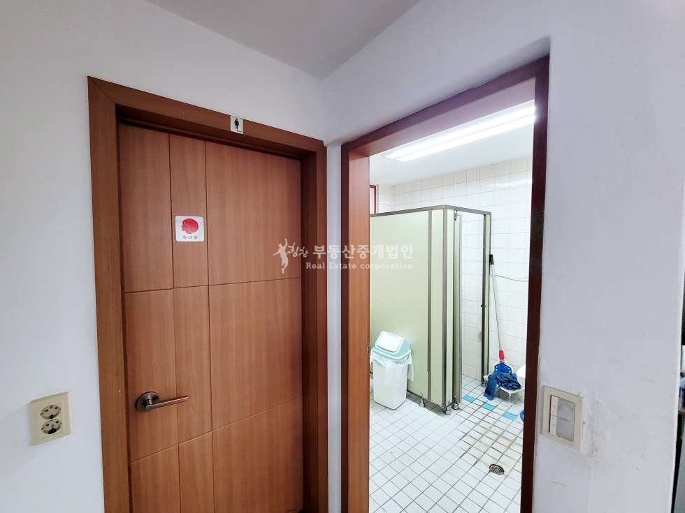 서울 마포구 서교동 홍대입구역 도보 6분, 공간분리 잘 된 가성비 좋은 사무실 월세 매물번호 11912 사진 8