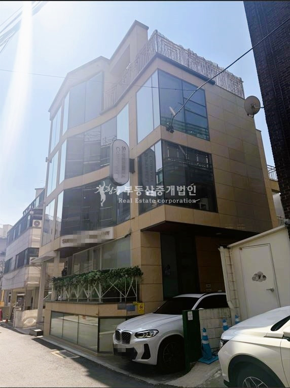 서울 마포구 신수동 무권리 I 대흥역 도보5분 신축급 세련된 외관건물 지층,1층 연층사용 월세 매물번호 12794 사진 2