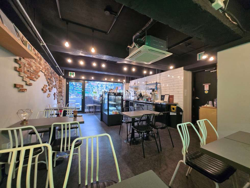 서울 마포구 서교동 제조업 등록O l 인테리어 좋은 반지층 카페 상가 월세 매물번호 11782 사진 2
