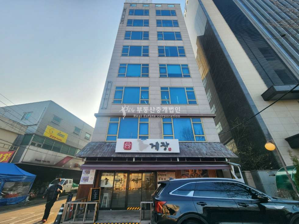 서울 마포구 성산동 월드컵북로 대로변 코너, 내 외관 수려한 8층 빌딩, 넓은 자주식 주차장 매매 매물번호 12372 사진 2