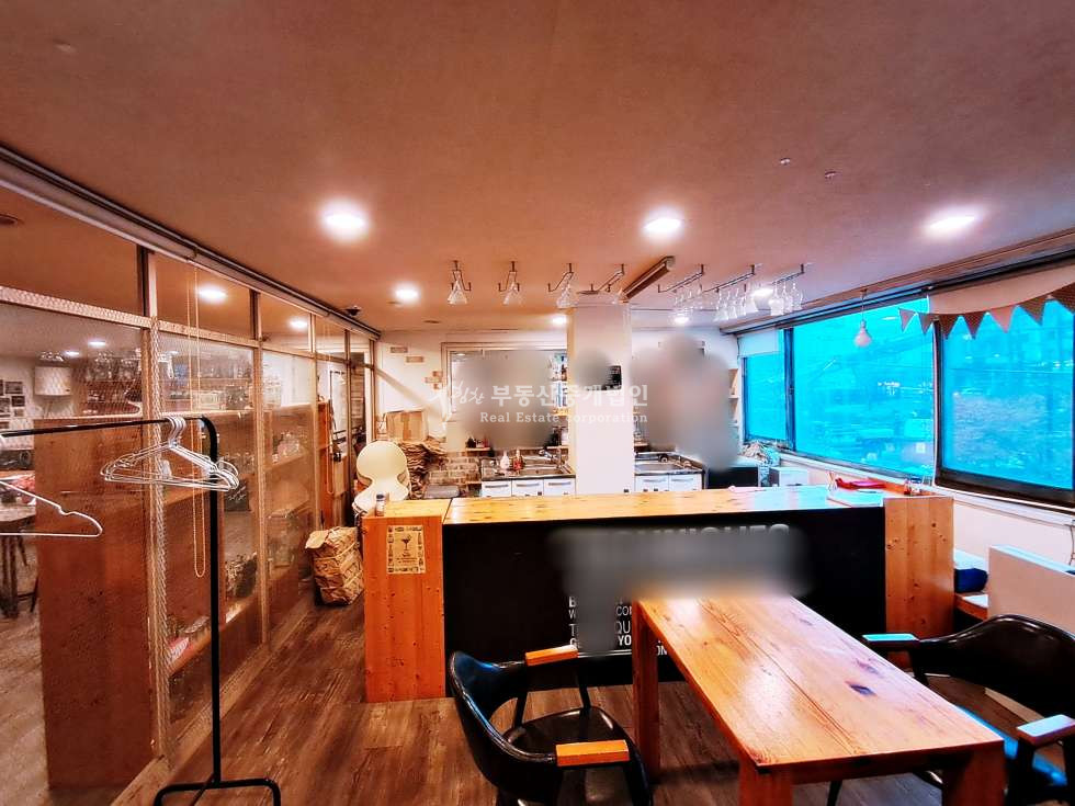 서울 마포구 동교동 홍대입구 초역세권 경의선숲길 근접 넓은평수 노출유동 최고 월세 매물번호 12321 사진 2