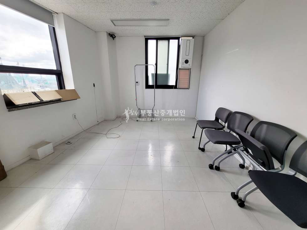 서울 마포구 서교동 합정역 오피스 라인 대로변 공간분리 잘 된 대형 사무실 월세 매물번호 12081 사진 6