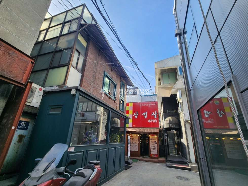 서울 서대문구 창천동 신촌 역세권 명물길 2023년 리모델링 완 인테리어 훌륭한 건물 통임대 월세 매물번호 12604 사진 3