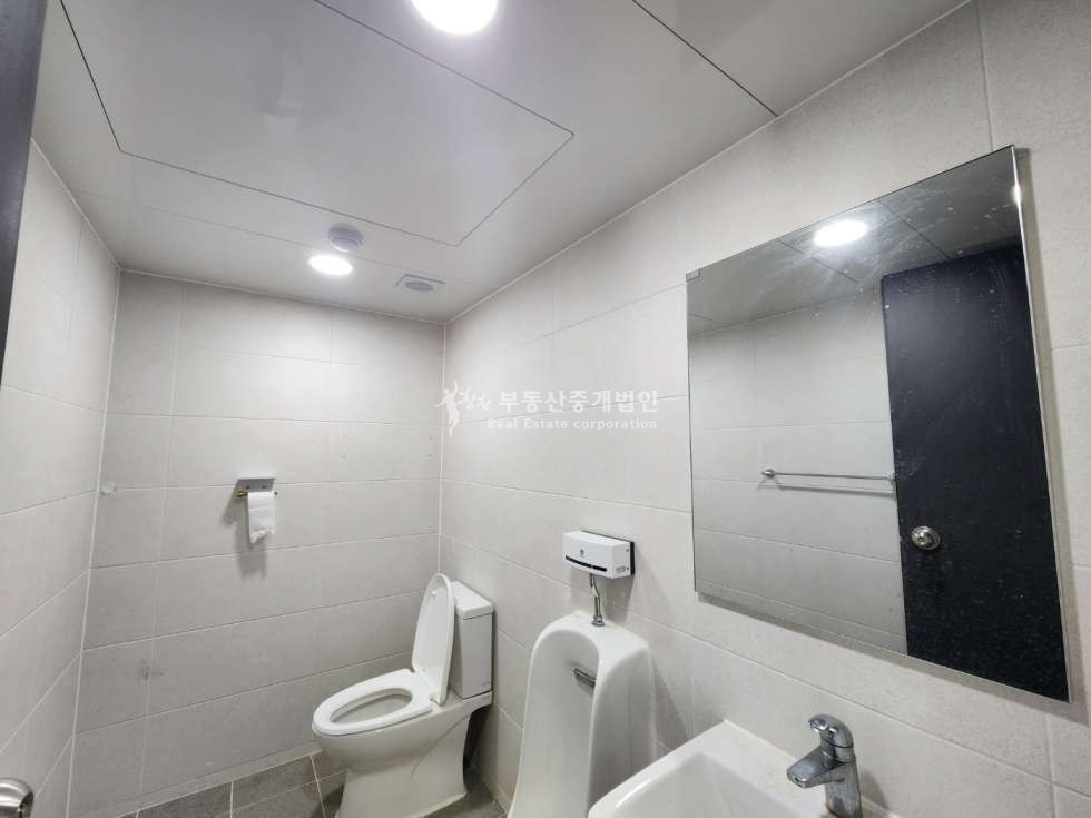 서울 마포구 서교동 상수 합정 더블역세권 2023년 리모델링 완료한 깔끔한 전면 통창 상가 월세 매물번호 12602 사진 7