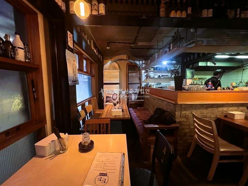 서울 마포구 서교동 합정 상수 사이 l 먹자골목 1.5층 l 노출좋은 상가 월세 매물번호 10352 사진 1
