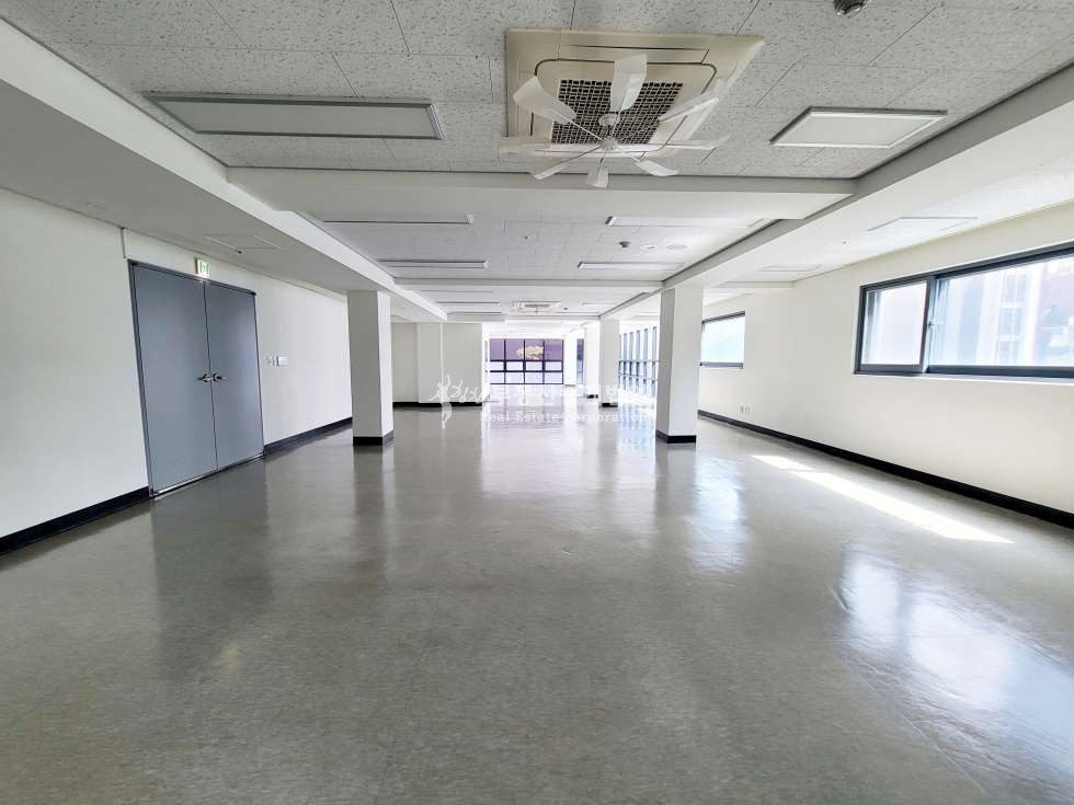 서울 마포구 동교동 홍대입구역, 신촌역 도보 4분 신촌로 대로변 대형 사무실 월세 매물번호 11883 사진 7