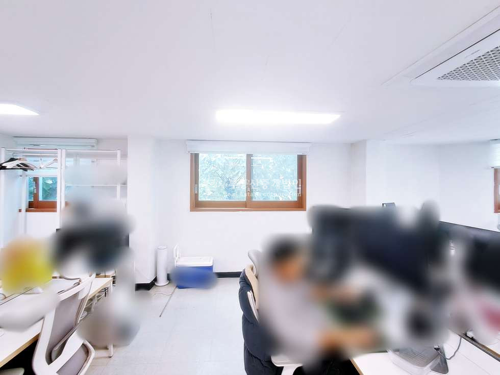 서울 마포구 서교동 동교로 대로변 코너에 위치한 사무실 추천드립니다. 월세 매물번호 12085 사진 3