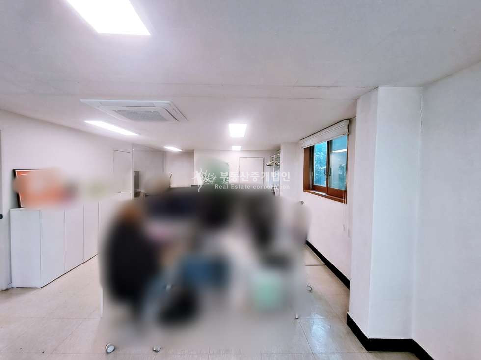 서울 마포구 서교동 동교로 대로변 코너에 위치한 사무실 추천드립니다. 월세 매물번호 12085 사진 5