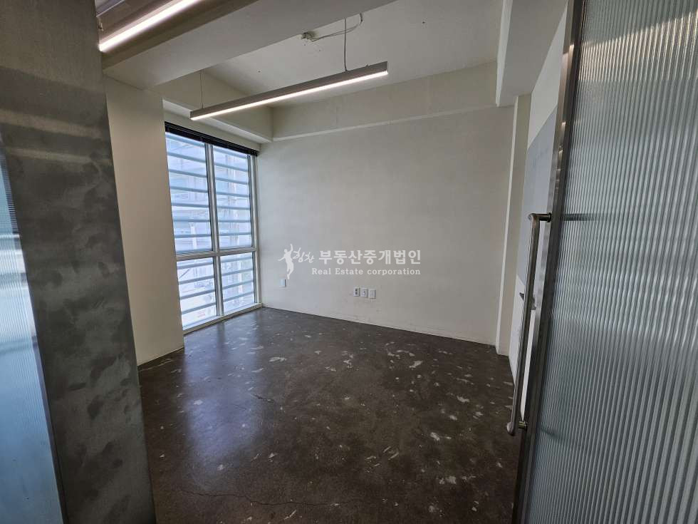 서울 마포구 동교동 전용187.무권리.홍대오피스라인.맛집즐비 월세 매물번호 12494 사진 17