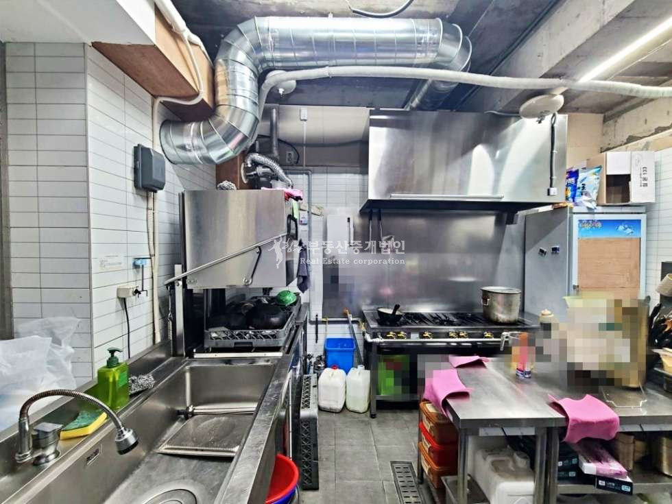 서울 마포구 서교동 먹자거리 메인상권 노출 접근 좋은 코너자리 상가1층 월세 매물번호 12819 사진 6