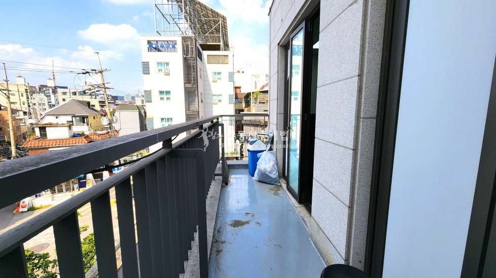 서울 마포구 서교동 무권리 l 이쁜건물외관 l 유명한자리 l 우수한컨디션 3층상가 월세 매물번호 10701 사진 7