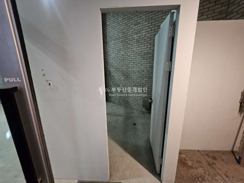 서울 마포구 합정동 실26.무권리.썬큰지하.층고높은.세련된외관 월세 매물번호 13155 사진 5