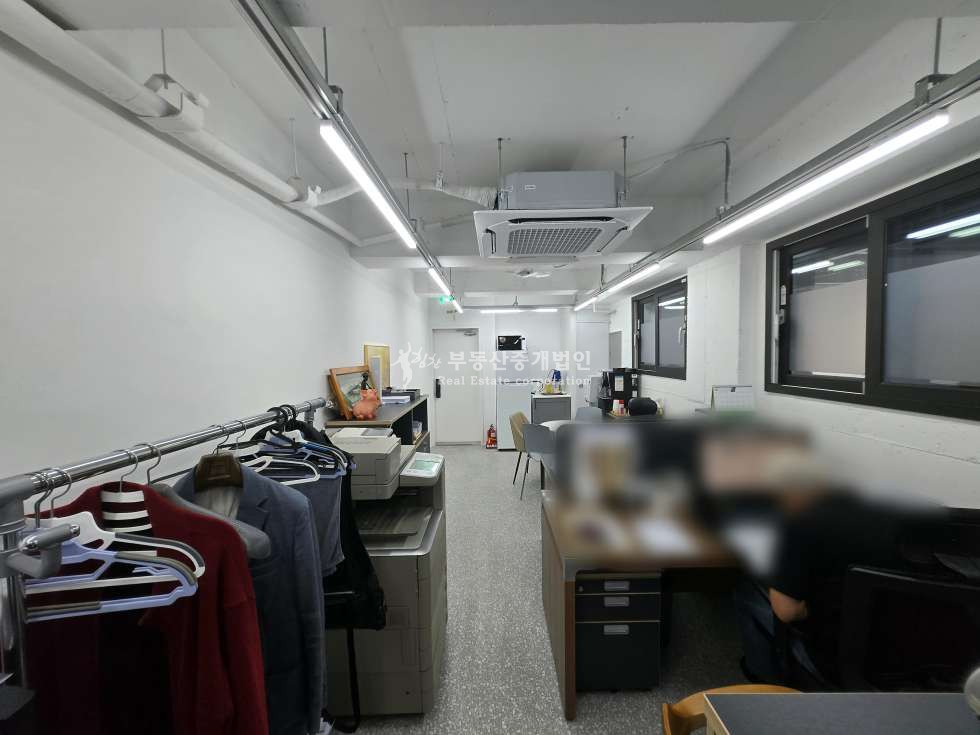 서울 서대문구 창천동 동교동 삼거리 l 신촌장로교회 인근 l 신축 깔끔한 1층 사무실 월세 매물번호 11549 사진 3