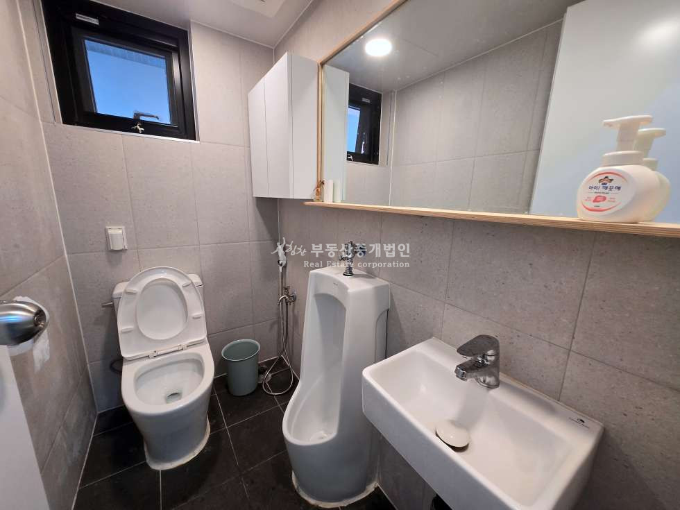 서울 서대문구 창천동 동교동 삼거리 l 신촌장로교회 인근 l 신축 깔끔한 1층 사무실 월세 매물번호 11549 사진 5
