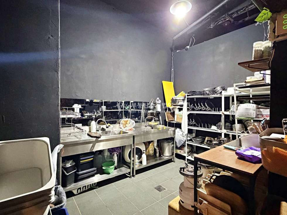 서울 마포구 서교동 홍대 삼거리포차 인근 층고 높은 대형평수 대로변 상가 지층 월세 매물번호 12943 사진 12