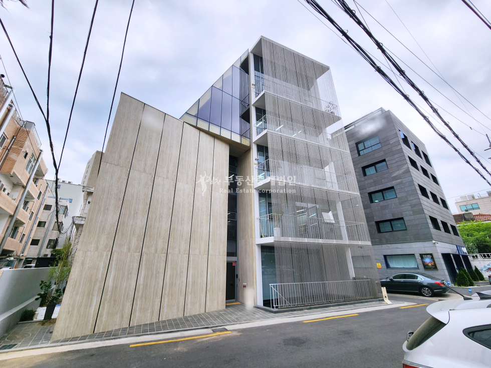 서울 마포구 서교동 홍대역 역세권 세련된 신축 1층 사무실 강력추천 월세 매물번호 13008 사진 1