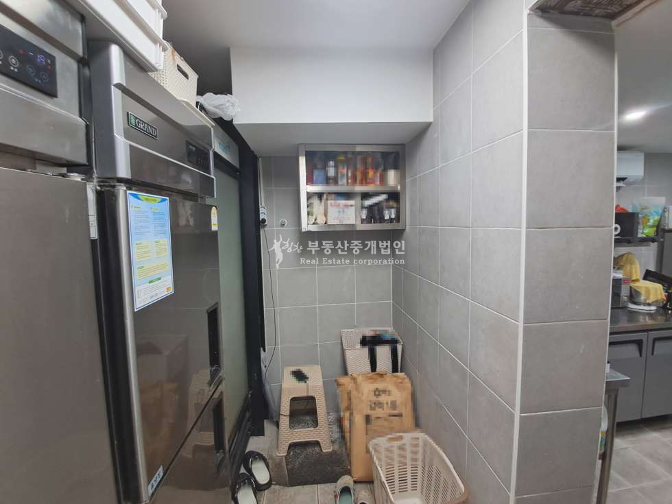 서울 마포구 서교동 인스타 감성, 테라스 있는 코너에 위치한 1층 상가 월세 매물번호 10384 사진 10