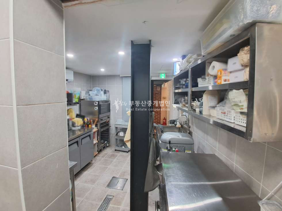 서울 마포구 서교동 인스타 감성, 테라스 있는 코너에 위치한 1층 상가 월세 매물번호 10384 사진 11