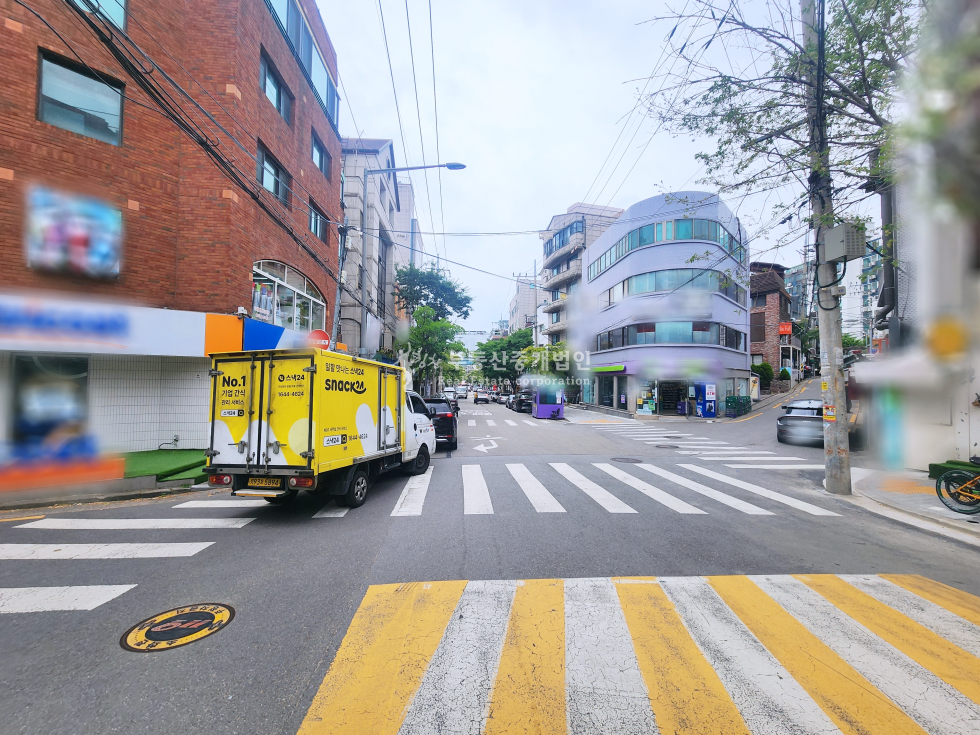 서울 마포구 서교동 홍대 커피프린스거리 대로변 코너 귀한 1층 상가 월세 매물번호 13153 사진 11