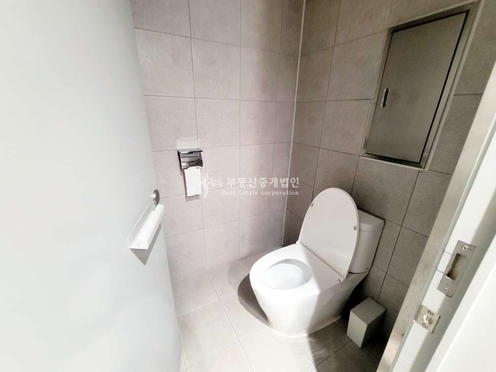서울 마포구 서교동 신축 자연채광, 선큰 정원테라스 사무실 장소 추천합니다. 월세 매물번호 11381 사진 6