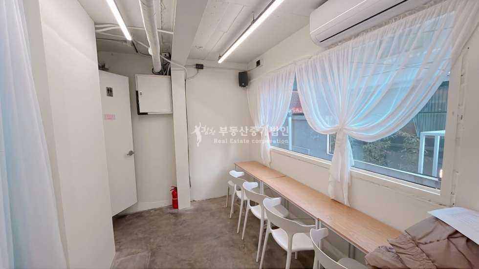 서울 마포구 서교동 365,24시무료컨설팅ok l 패션거리 예약꽉차는 통상가 월세 매물번호 10963 사진 1