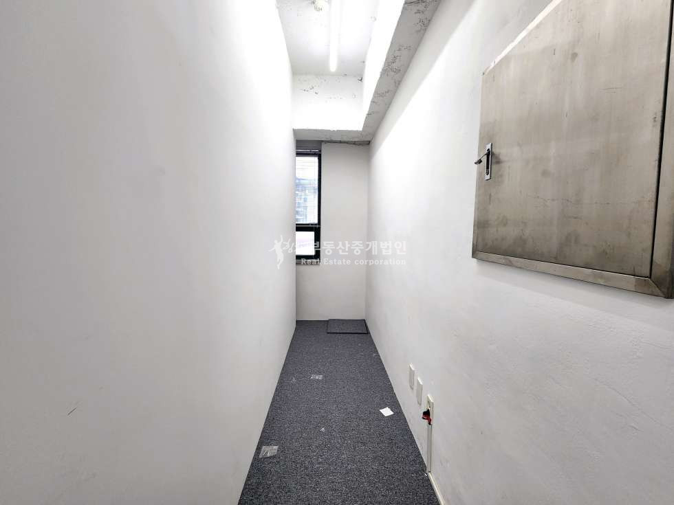서울 마포구 서교동 코너건물 l 테라스있음 l 귀한 대형 평수 l 유동인구많음 월세 매물번호 11033 사진 6