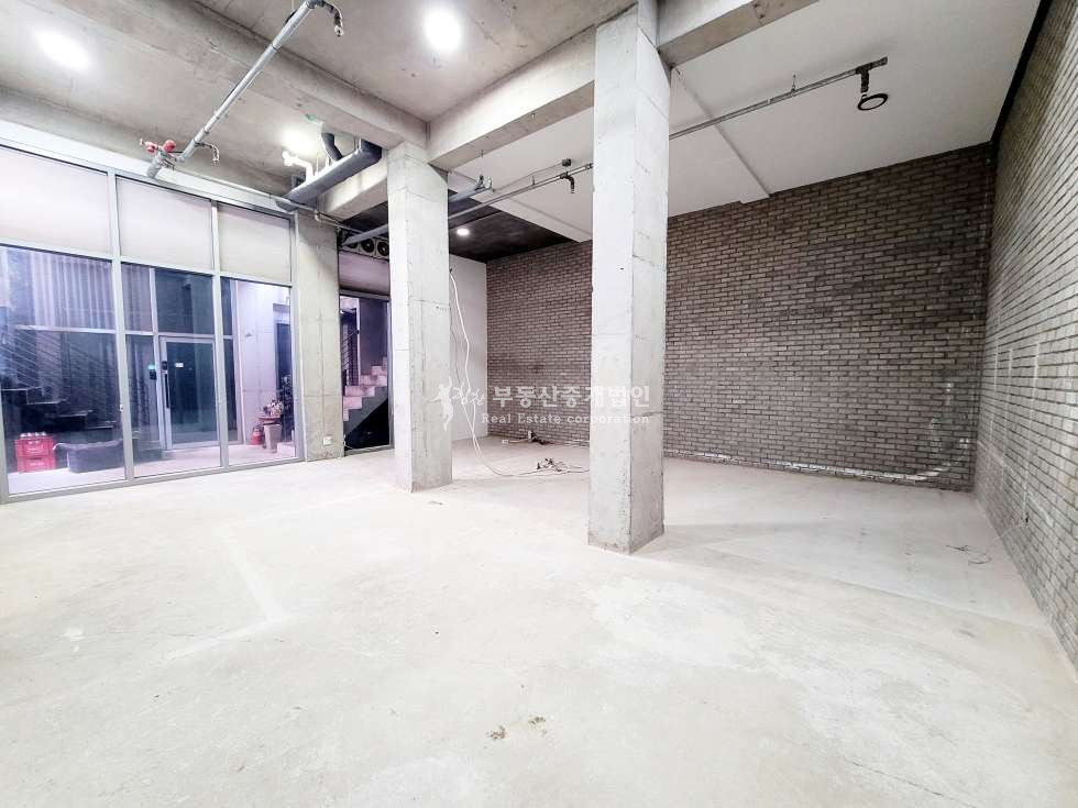 서울 마포구 합정동 실26.무권리.높은층고.썬큰구조. 월세 매물번호 11482 사진 3