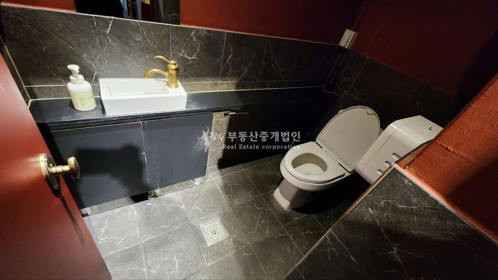 서울 마포구 동교동 실24.넓은테라스사용.브랜드노출잘되는.오피스라인 월세 매물번호 12947 사진 9