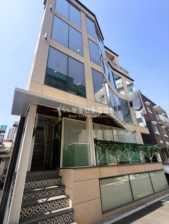 서울 마포구 신수동 무권리 I 대흥역 도보5분 신축급 세련된 외관건물 통임대 월세 매물번호 12780 사진 3
