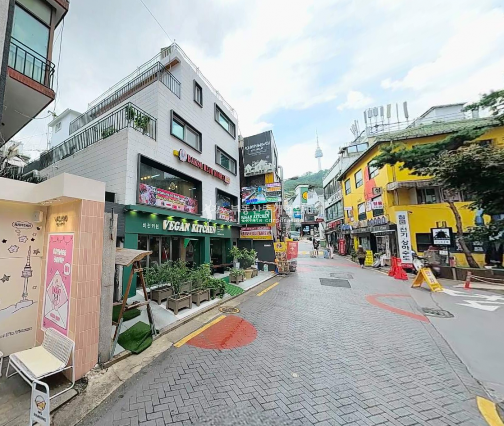 서울 중구 남산동2가 명동 역세권 외국인 밀집지역 수익형상가 건물 매매 매물번호 13235 사진 2
