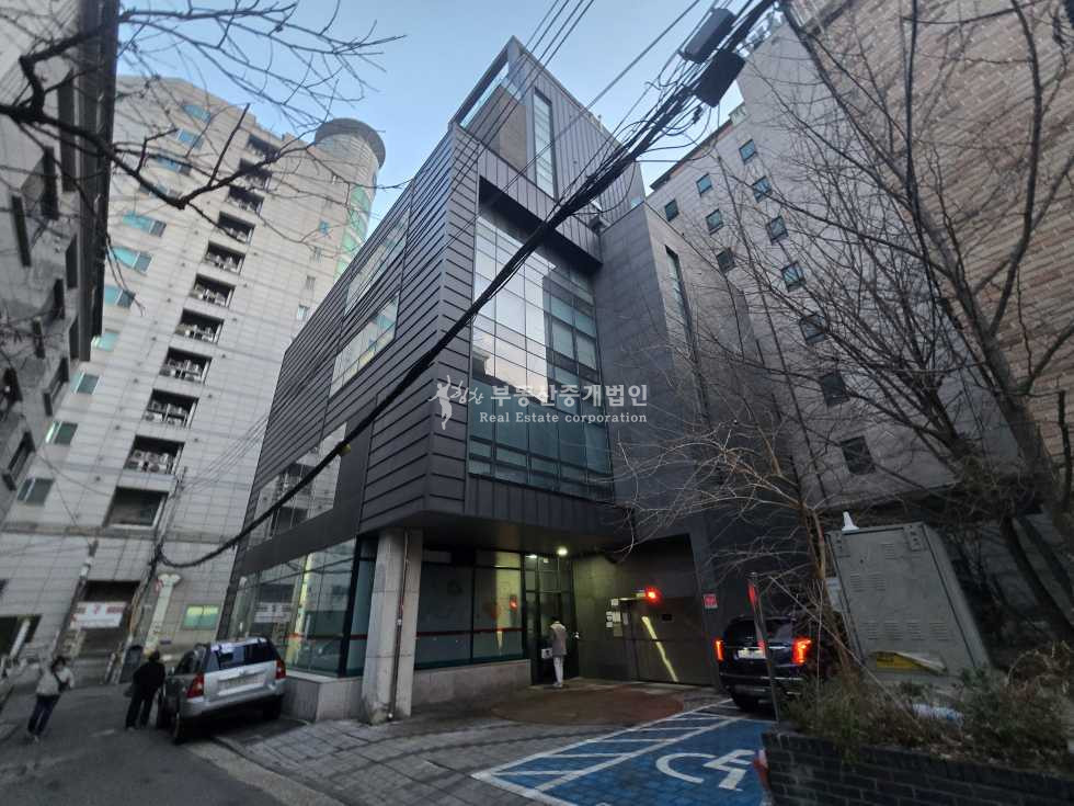 서울 종로구 연건동 대로변 연면적 넓은 상업지역 사옥 건물, 건물외관 우수. 매매 매물번호 13184 사진 4